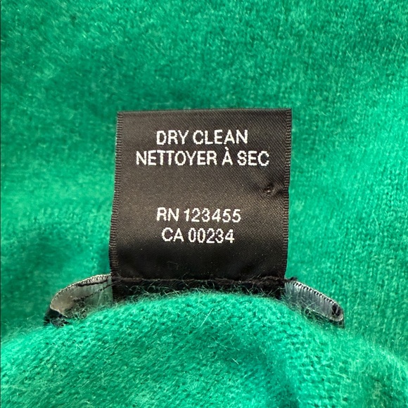 Lord & Taylor Vibrant Green 100% Cashmere Turtleneck Sweater ~ - Picture 6 of 6